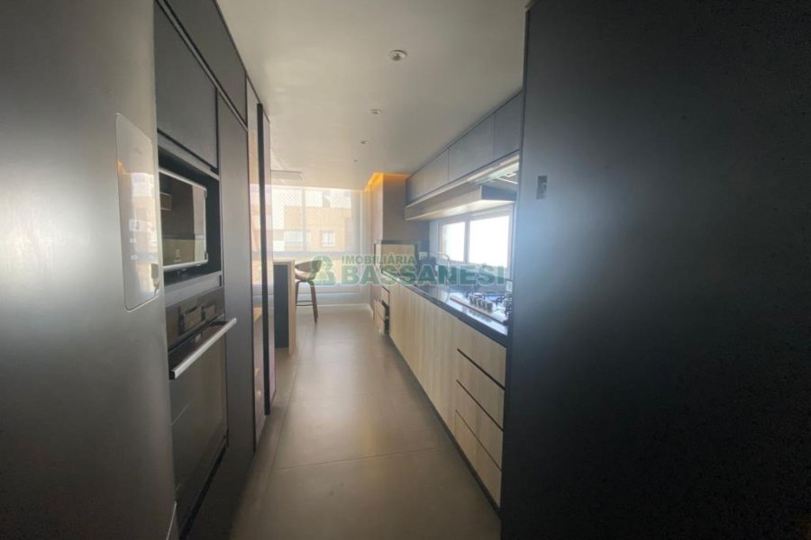 Apto Mobiliado com 144m², 3 dormitórios, 2 vagas, no bairro Cristo Redentor em Caxias do Sul para Alugar