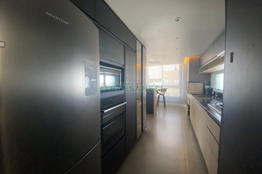 Apto Mobiliado com 144m², 3 dormitórios, 2 vagas, no bairro Cristo Redentor em Caxias do Sul para Alugar