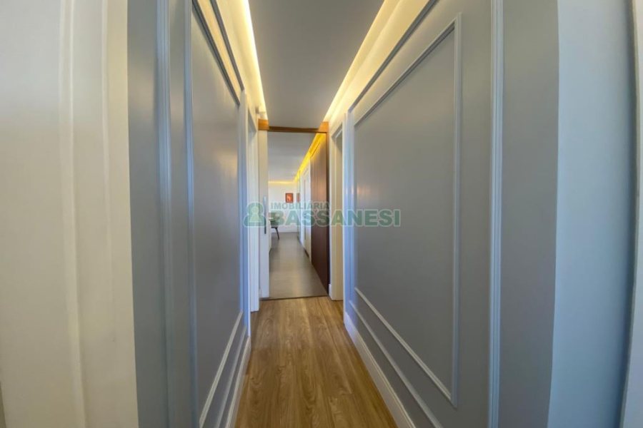 Apto Mobiliado com 144m², 3 dormitórios, 2 vagas, no bairro Cristo Redentor em Caxias do Sul para Alugar