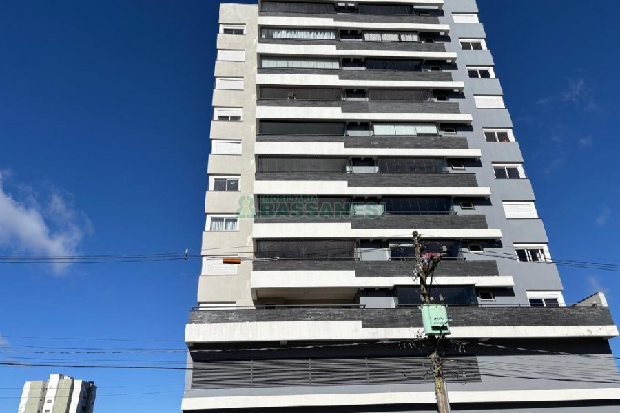 Apto Mobiliado com 82m², 2 dormitórios, 2 vagas, no bairro Vila Horn em Caxias do Sul para Alugar