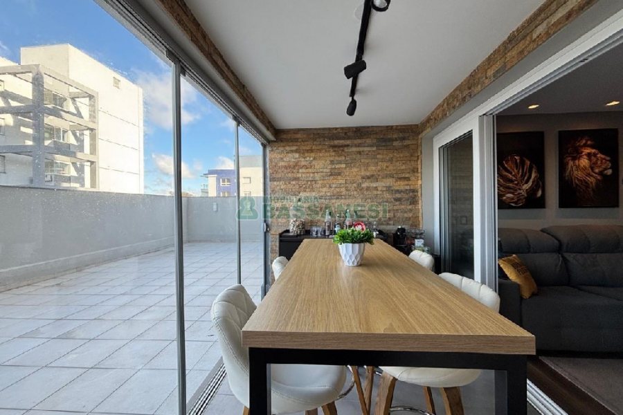 Apto Mobiliado com 82m², 2 dormitórios, 2 vagas, no bairro Vila Horn em Caxias do Sul para Alugar