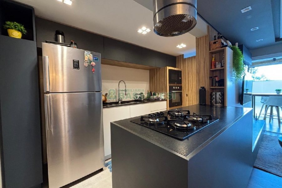 Apto Mobiliado com 82m², 2 dormitórios, 2 vagas, no bairro Vila Horn em Caxias do Sul para Alugar