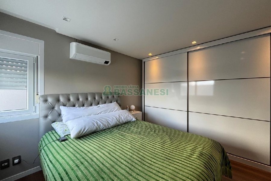 Apto Mobiliado com 82m², 2 dormitórios, 2 vagas, no bairro Vila Horn em Caxias do Sul para Alugar