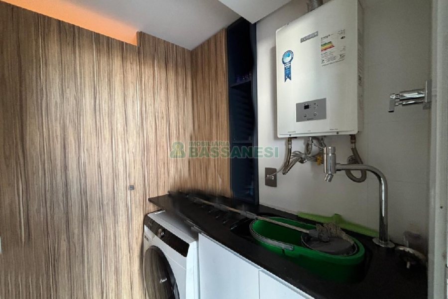 Apto Mobiliado com 82m², 2 dormitórios, 2 vagas, no bairro Vila Horn em Caxias do Sul para Alugar