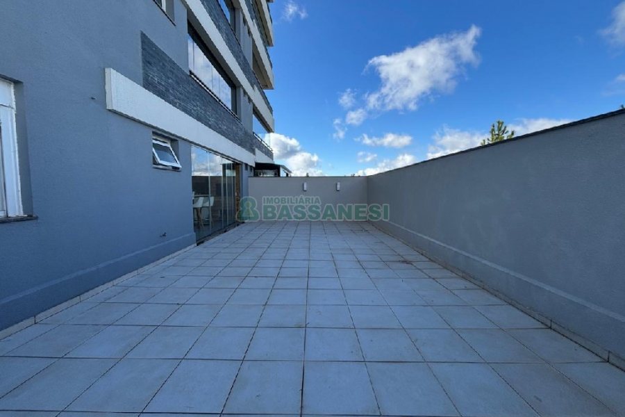 Apto Mobiliado com 82m², 2 dormitórios, 2 vagas, no bairro Vila Horn em Caxias do Sul para Alugar