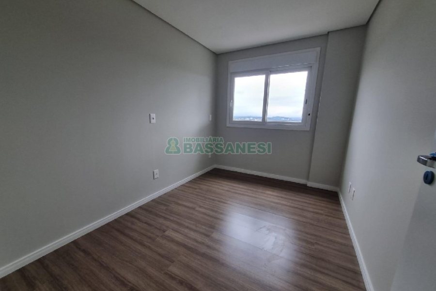 Apartamento com 110m², 2 dormitórios, 2 vagas, no bairro Petrópolis em Caxias do Sul para Alugar