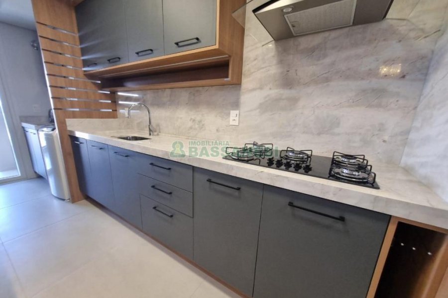 Apartamento com 110m², 3 dormitórios, 2 vagas, no bairro Petrópolis em Caxias do Sul para Alugar