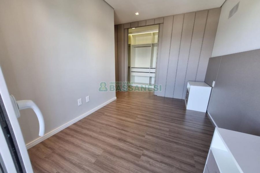 Apartamento com 110m², 3 dormitórios, 2 vagas, no bairro Petrópolis em Caxias do Sul para Alugar