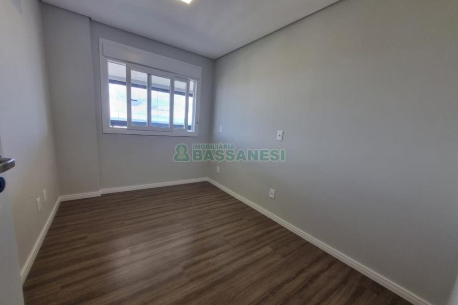 Apartamento com 110m², 3 dormitórios, 2 vagas, no bairro Petrópolis em Caxias do Sul para Alugar