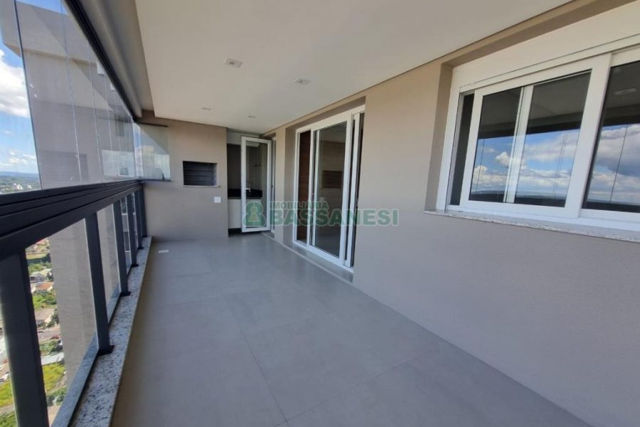 Apartamento com 110m², 3 dormitórios, 2 vagas, no bairro Petrópolis em Caxias do Sul para Alugar