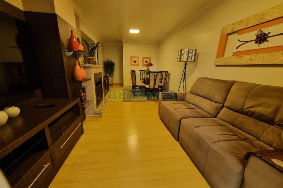 Apto Mobiliado com 132m², 3 dormitórios, 2 vagas, no bairro São Pelegrino em Caxias do Sul para Alugar