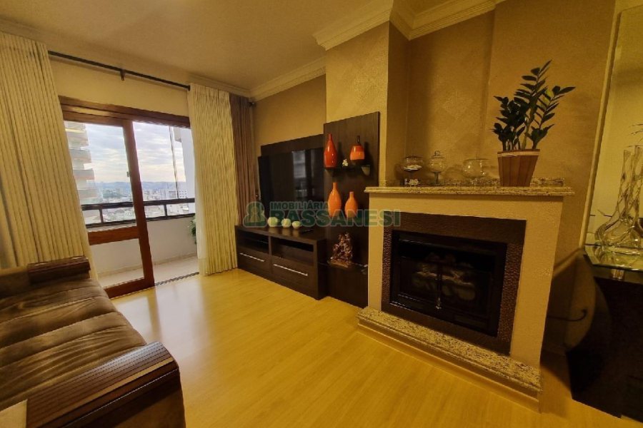 Apto Mobiliado com 132m², 3 dormitórios, 2 vagas, no bairro São Pelegrino em Caxias do Sul para Alugar