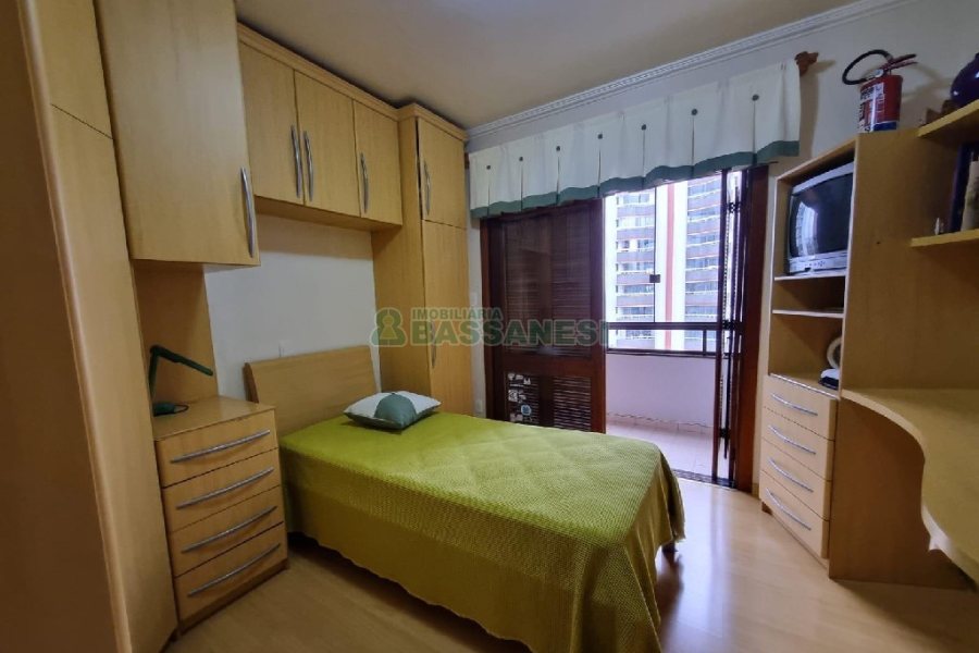 Apto Mobiliado com 132m², 3 dormitórios, 2 vagas, no bairro São Pelegrino em Caxias do Sul para Alugar