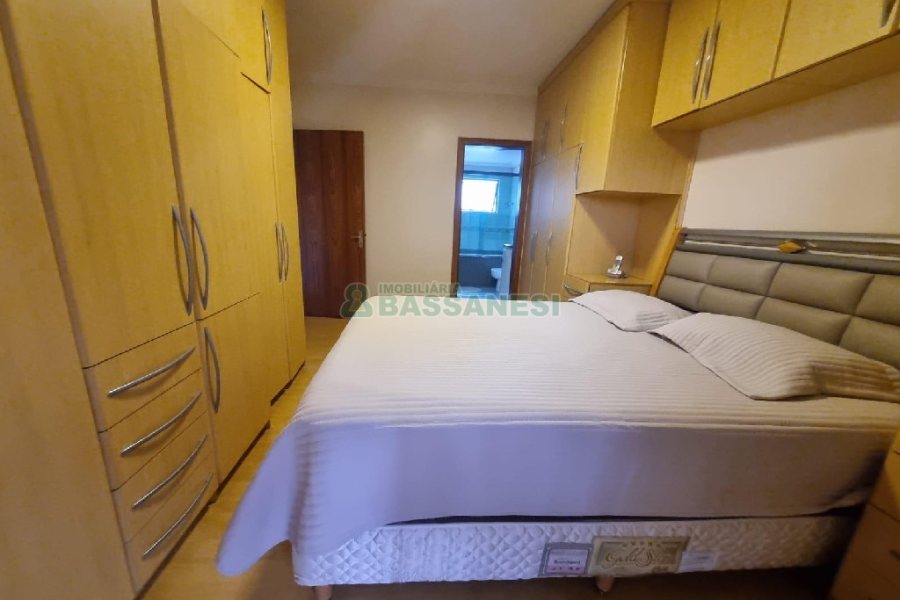 Apto Mobiliado com 132m², 3 dormitórios, 2 vagas, no bairro São Pelegrino em Caxias do Sul para Alugar