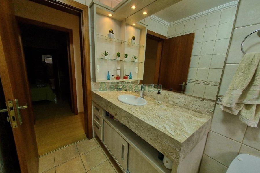 Apto Mobiliado com 132m², 3 dormitórios, 2 vagas, no bairro São Pelegrino em Caxias do Sul para Alugar