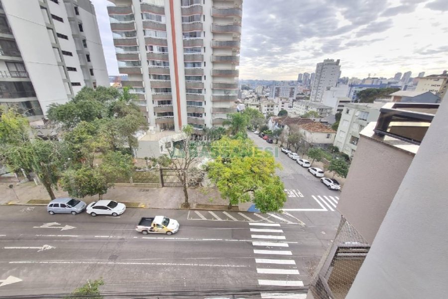 Apto Mobiliado com 132m², 3 dormitórios, 2 vagas, no bairro São Pelegrino em Caxias do Sul para Alugar
