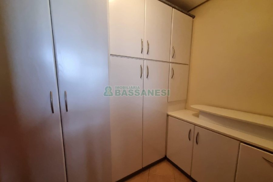 Apto Mobiliado com 132m², 3 dormitórios, 2 vagas, no bairro São Pelegrino em Caxias do Sul para Alugar