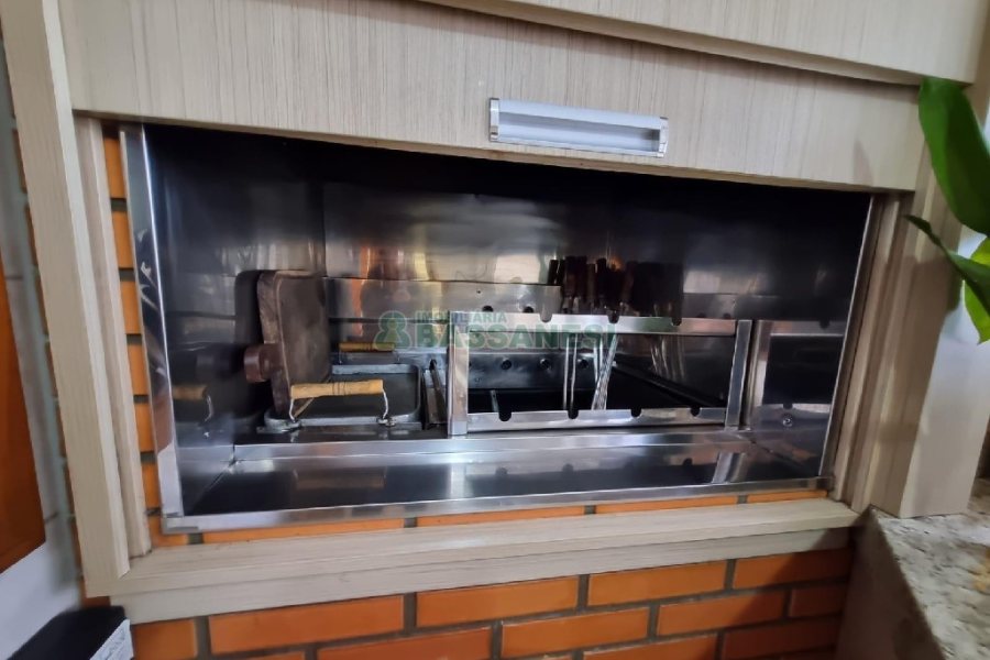 Apto Mobiliado com 132m², 3 dormitórios, 2 vagas, no bairro São Pelegrino em Caxias do Sul para Alugar