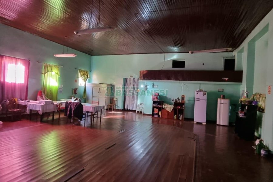 Predio com 500m², no bairro Centro em Caxias do Sul para Comprar