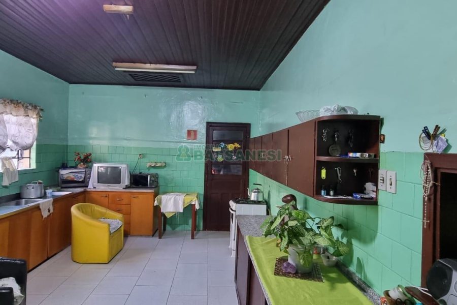 Predio com 500m², no bairro Centro em Caxias do Sul para Comprar