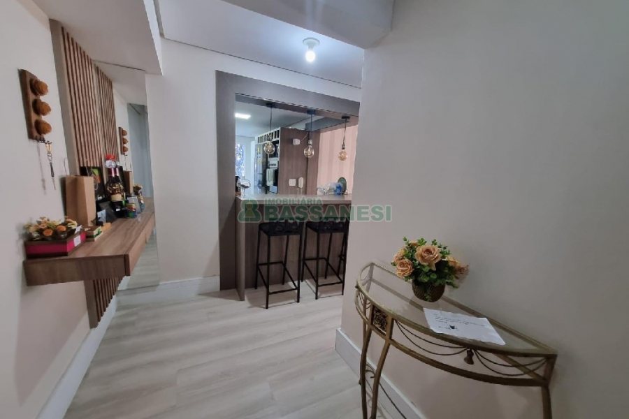 Apto Mobiliado com 90m², 2 dormitórios, 2 vagas, no bairro Cinqüentenário em Caxias do Sul para Alugar ou Comprar