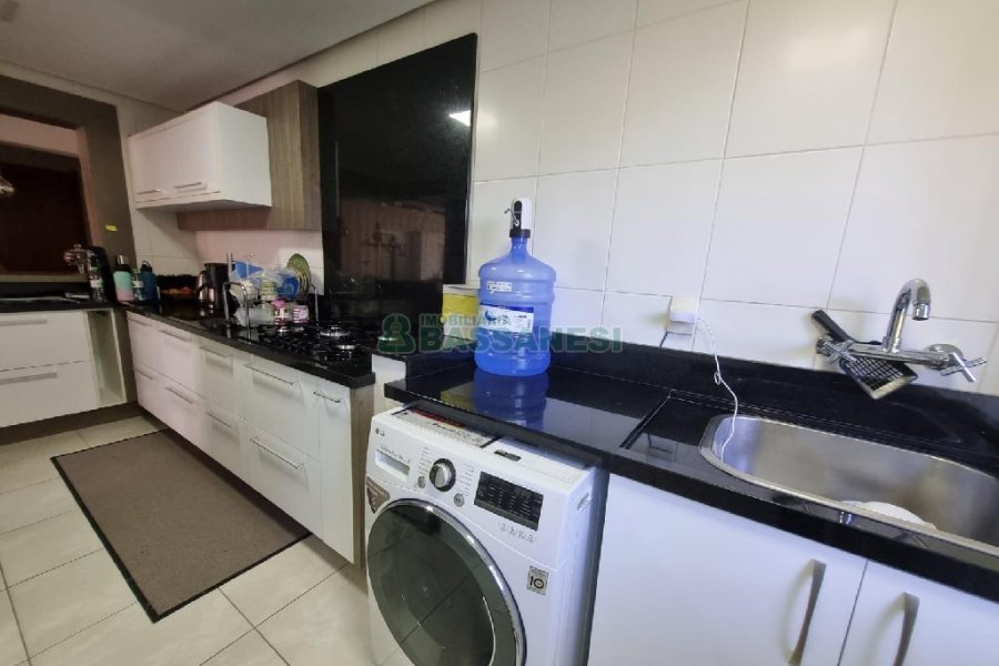 Apto Mobiliado com 90m², 2 dormitórios, 2 vagas, no bairro Cinqüentenário em Caxias do Sul para Alugar ou Comprar