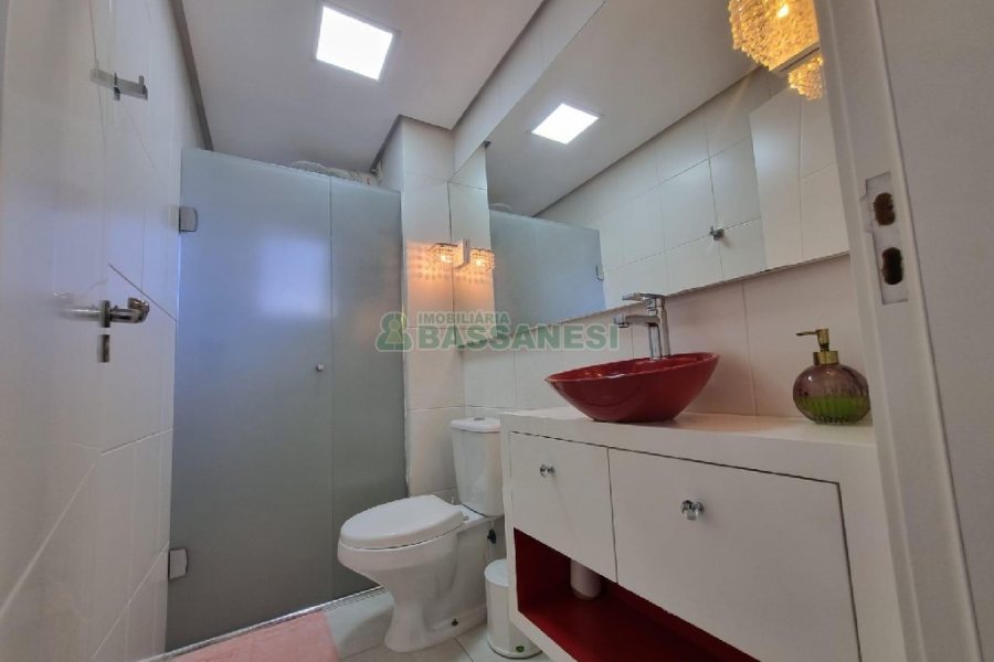 Apto Mobiliado com 90m², 2 dormitórios, 2 vagas, no bairro Cinqüentenário em Caxias do Sul para Alugar ou Comprar