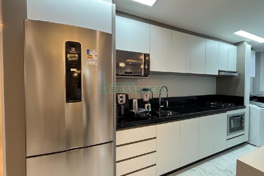 Apto Mobiliado com 55m², 2 dormitórios, 2 vagas, no bairro De Lazzer em Caxias do Sul para Alugar