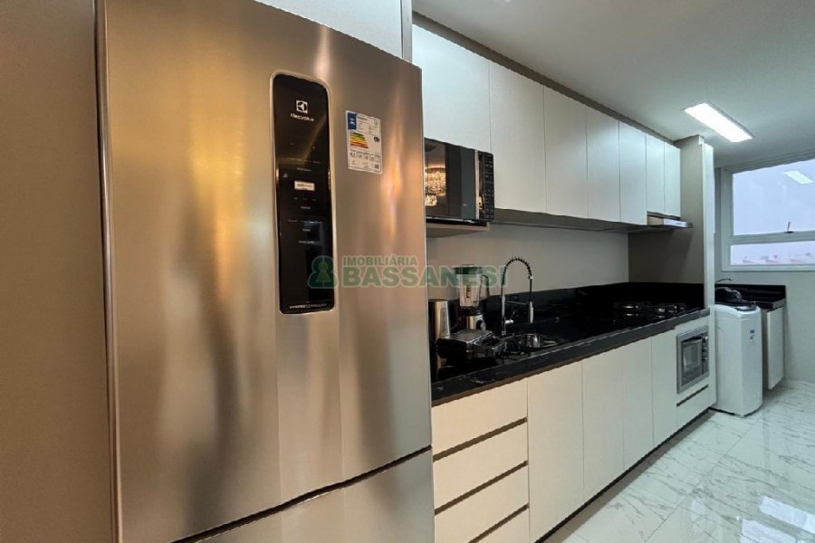 Apto Mobiliado com 55m², 2 dormitórios, 2 vagas, no bairro De Lazzer em Caxias do Sul para Alugar