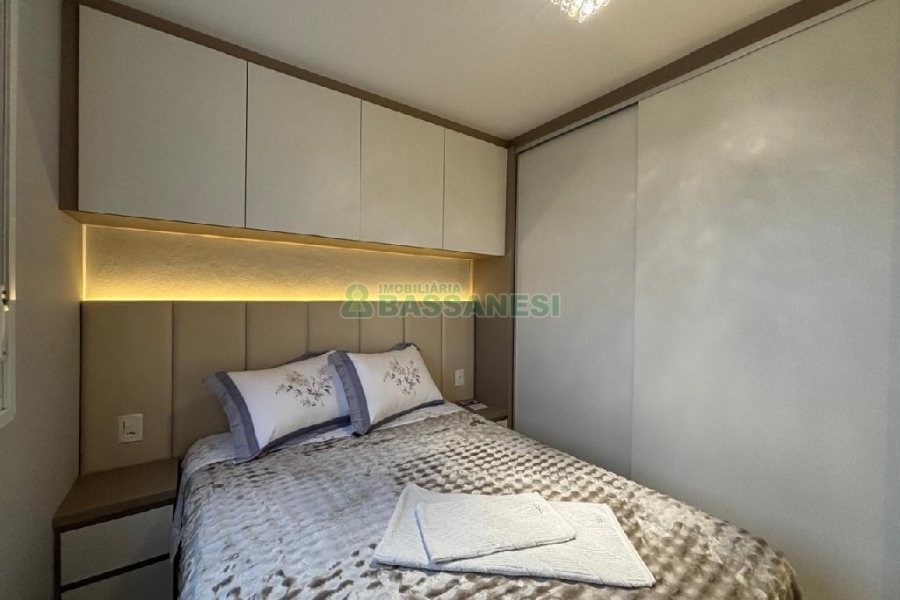 Apto Mobiliado com 55m², 2 dormitórios, 2 vagas, no bairro De Lazzer em Caxias do Sul para Alugar