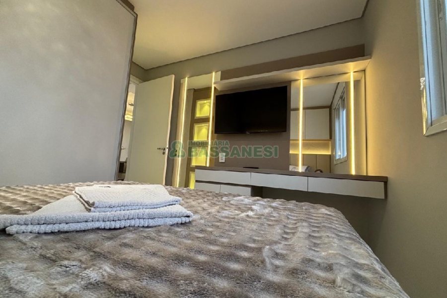 Apto Mobiliado com 55m², 2 dormitórios, 2 vagas, no bairro De Lazzer em Caxias do Sul para Alugar