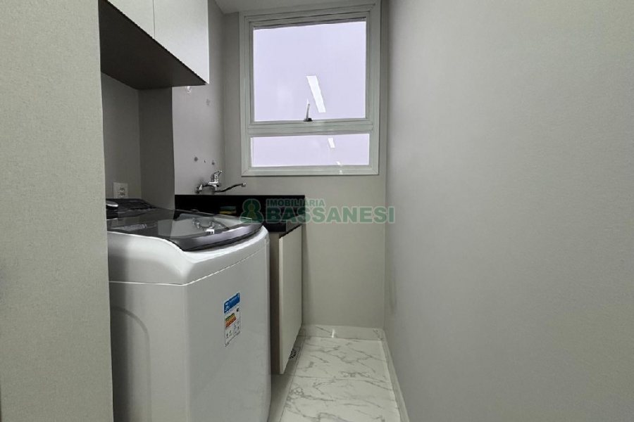 Apto Mobiliado com 55m², 2 dormitórios, 2 vagas, no bairro De Lazzer em Caxias do Sul para Alugar