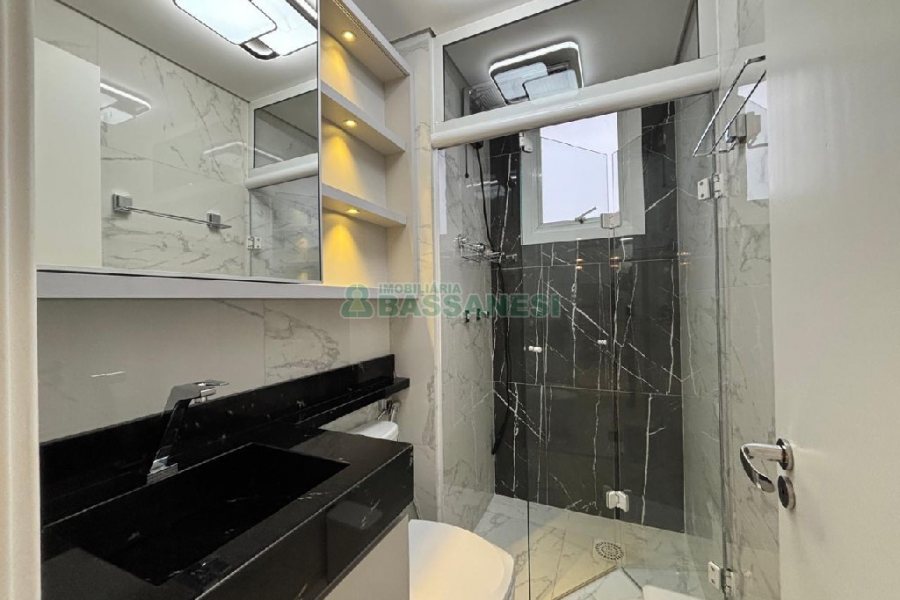 Apto Mobiliado com 55m², 2 dormitórios, 2 vagas, no bairro De Lazzer em Caxias do Sul para Alugar