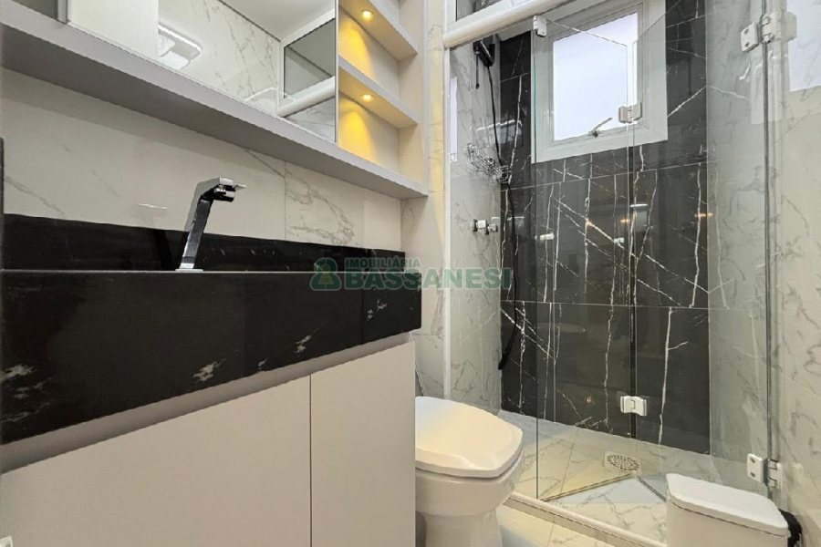 Apto Mobiliado com 55m², 2 dormitórios, 2 vagas, no bairro De Lazzer em Caxias do Sul para Alugar