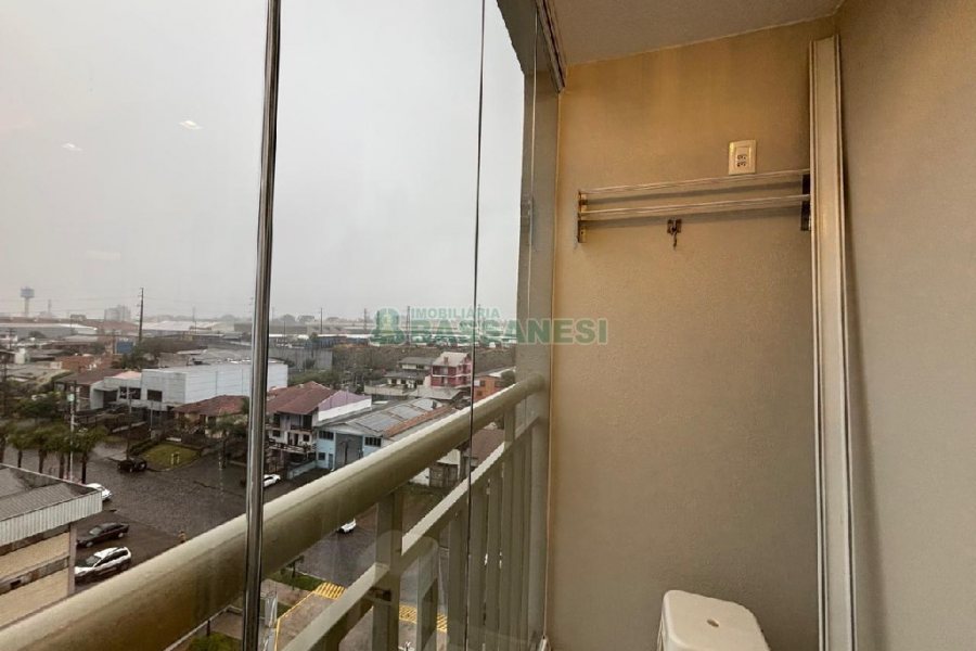 Apto Mobiliado com 55m², 2 dormitórios, 2 vagas, no bairro De Lazzer em Caxias do Sul para Alugar