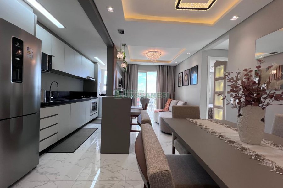 Apto Mobiliado com 55m², 2 dormitórios, 2 vagas, no bairro De Lazzer em Caxias do Sul para Alugar