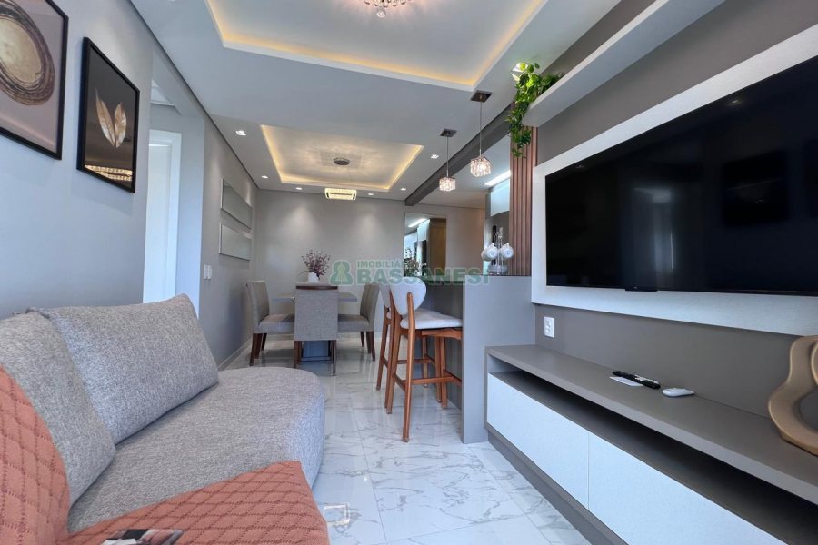 Apto Mobiliado com 55m², 2 dormitórios, 2 vagas, no bairro De Lazzer em Caxias do Sul para Alugar