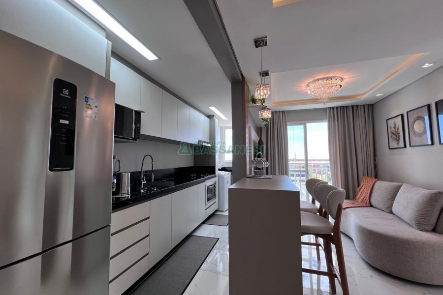 Apto Mobiliado com 55m², 2 dormitórios, 2 vagas, no bairro De Lazzer em Caxias do Sul para Alugar