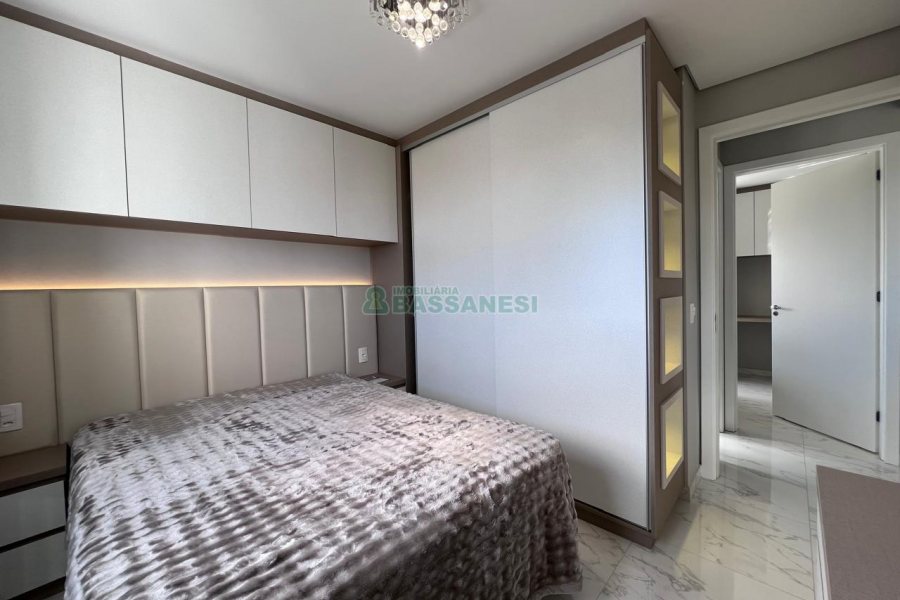 Apto Mobiliado com 55m², 2 dormitórios, 2 vagas, no bairro De Lazzer em Caxias do Sul para Alugar