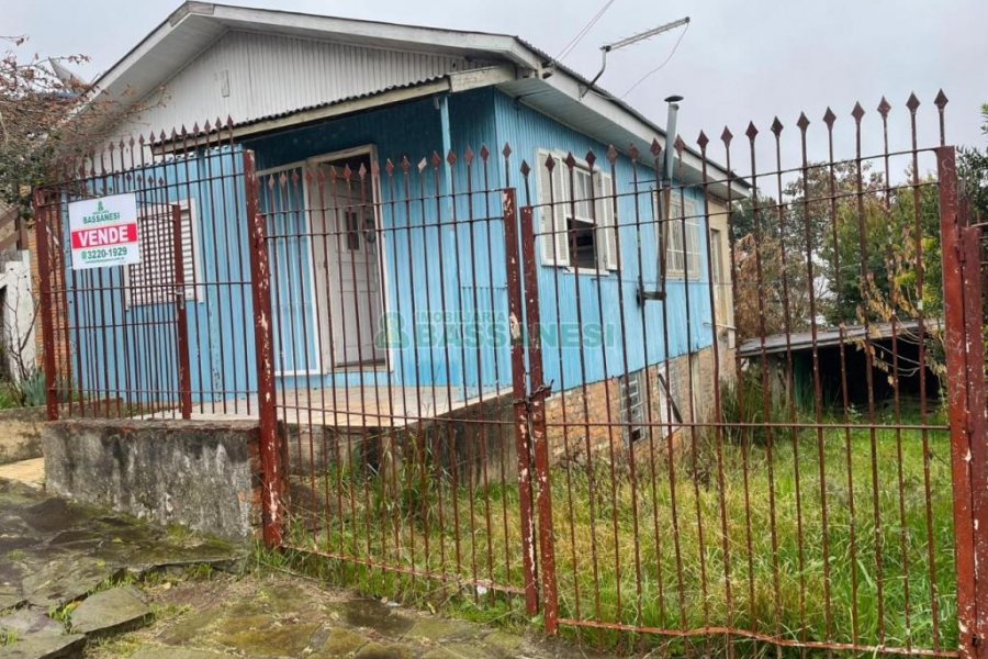 Casa com 360m², 2 dormitórios, no bairro Nossa Senhora de Fátima em Caxias do Sul para Comprar
