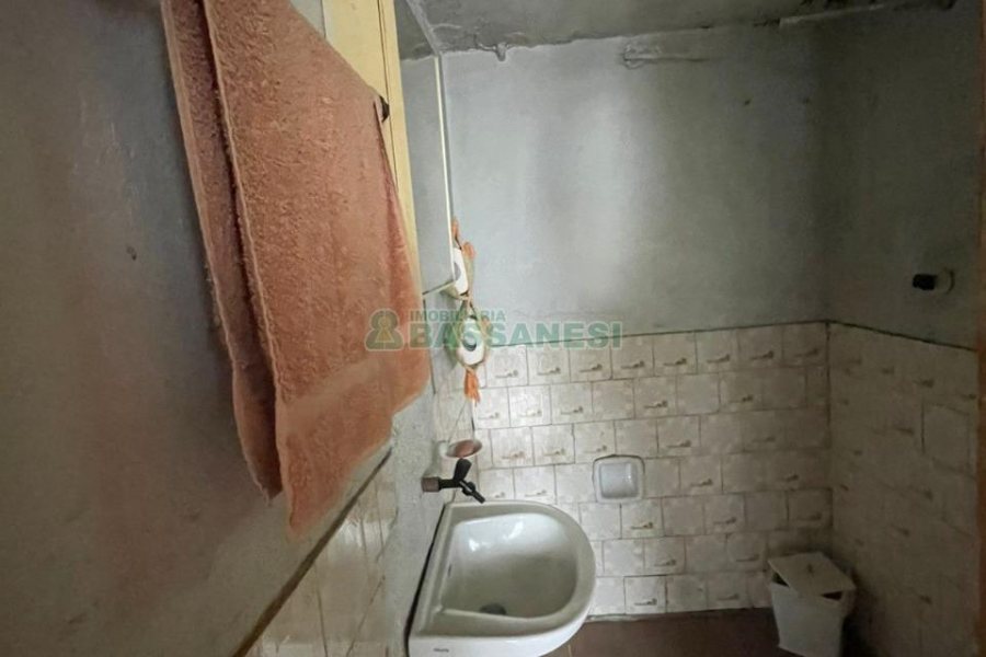 Casa com 360m², 2 dormitórios, no bairro Nossa Senhora de Fátima em Caxias do Sul para Comprar