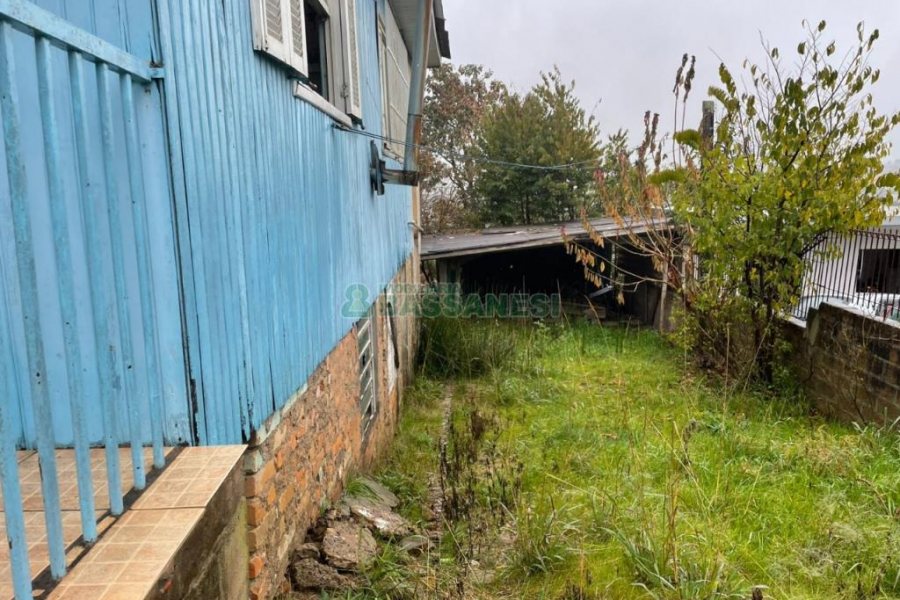 Casa com 360m², 2 dormitórios, no bairro Nossa Senhora de Fátima em Caxias do Sul para Comprar