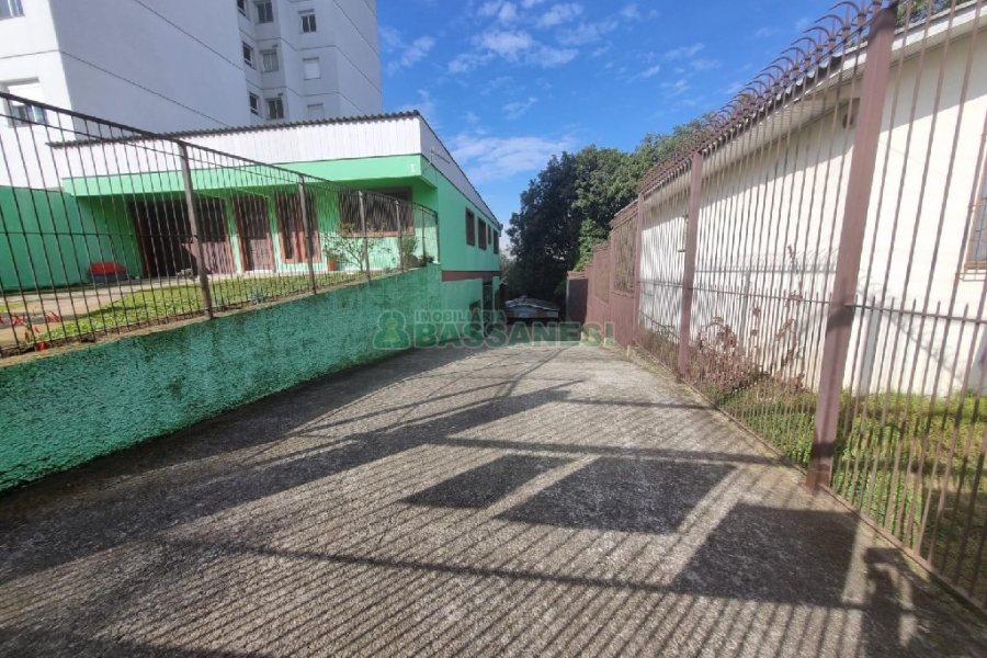 Pavilhão com 145m², 2 vagas, no bairro Bela Vista em Caxias do Sul para Alugar