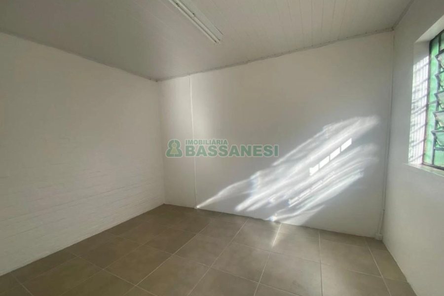 Pavilhão com 145m², 2 vagas, no bairro Bela Vista em Caxias do Sul para Alugar