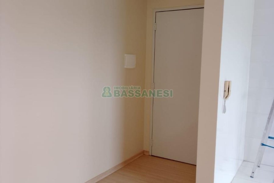 Apartamento com 56m², 2 dormitórios, 1 vaga, no bairro Salgado Filho em Caxias do Sul para Comprar