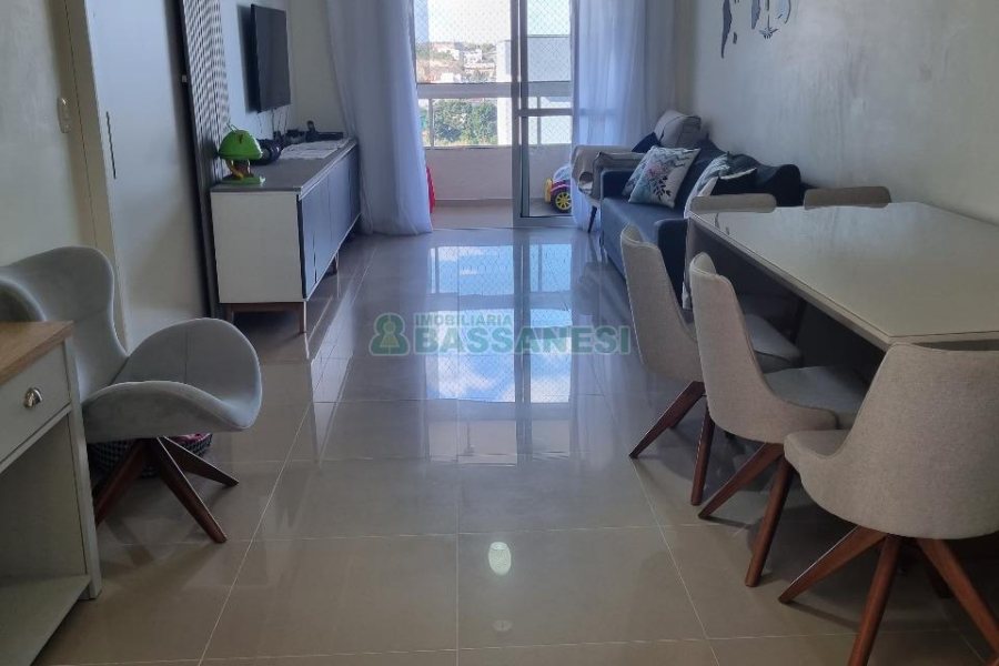 Apartamento com 80m², 2 dormitórios, 1 vaga, no bairro Charqueadas em Caxias do Sul para Comprar