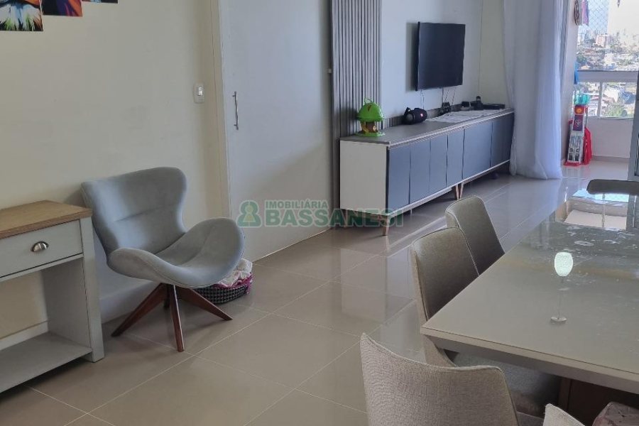 Apartamento com 80m², 2 dormitórios, 1 vaga, no bairro Charqueadas em Caxias do Sul para Comprar