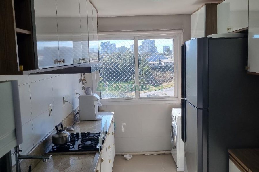 Apartamento com 80m², 2 dormitórios, 1 vaga, no bairro Charqueadas em Caxias do Sul para Comprar