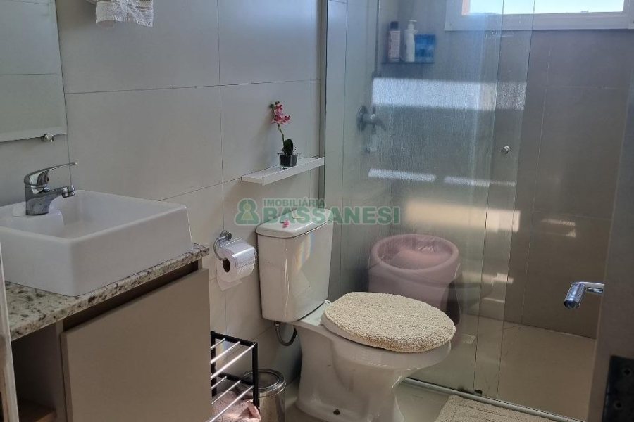 Apartamento com 80m², 2 dormitórios, 1 vaga, no bairro Charqueadas em Caxias do Sul para Comprar