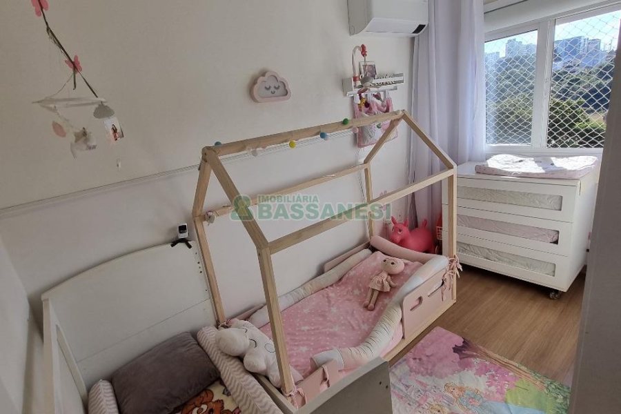 Apartamento com 80m², 2 dormitórios, 1 vaga, no bairro Charqueadas em Caxias do Sul para Comprar